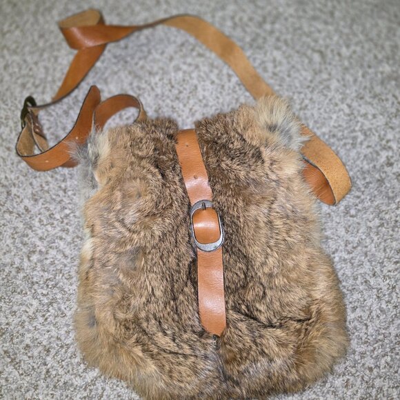 Patricia Neal rabbit hand bag - Picture 1 of 5
